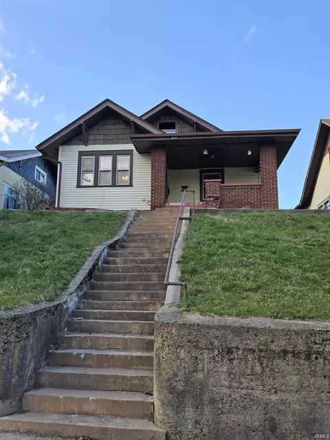 512 W 1st St, Marion, IN 46952