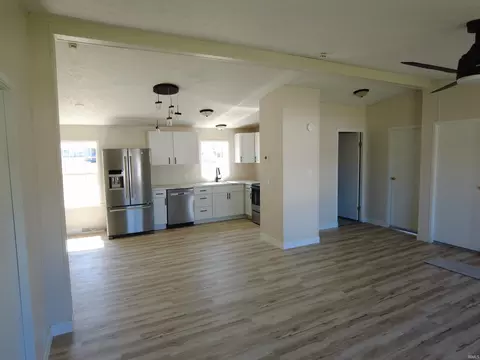 700 Diana St, Mitchell, IN 47446 photo 3