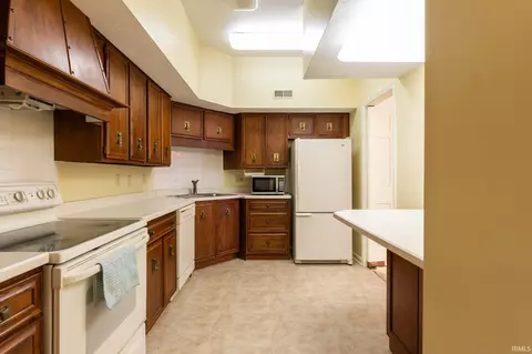 Kitchen - 2604 E 2nd Unit C St, Bloomington, IN 47401 photo 1 of 2
