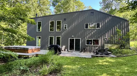 7536 S Shady Side Dr, Bloomington, IN 47401