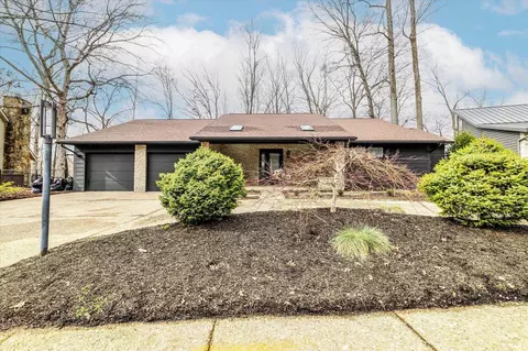 2513 E Roundhill Ln, Bloomington, IN 47401 photo 1