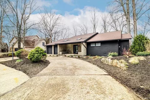2513 E Roundhill Ln, Bloomington, IN 47401 photo 2