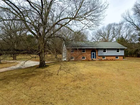 604 N Oakwood St, North Judson, IN 46366