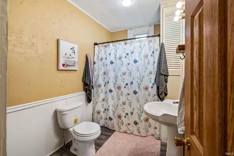 Bath - 418 Vine St, Lagrange, IN 46761 photo 1 of 2