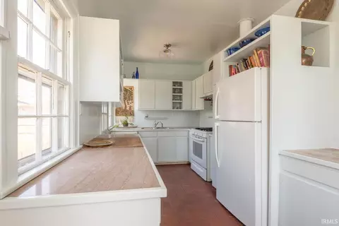 915 E 1st St, Bloomington, IN 47401 photo 7