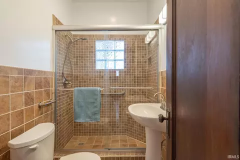 915 E 1st St, Bloomington, IN 47401 photo 12
