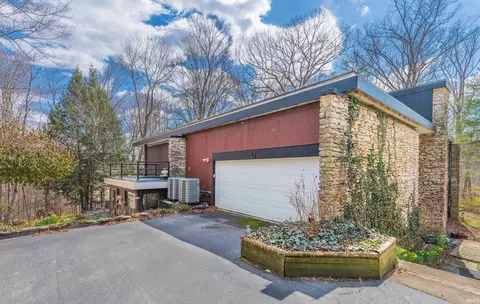 Exterior - 6891 E Trailway Dr, Bloomington, IN 47408 photo 2 of 7
