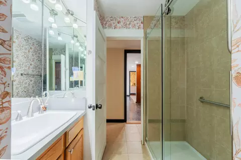Bath - 6891 E Trailway Dr, Bloomington, IN 47408 photo 2 of 4