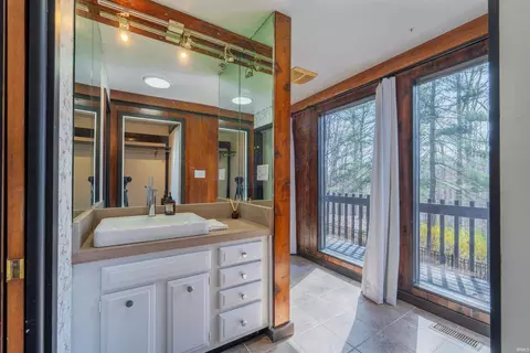 Bath - 6891 E Trailway Dr, Bloomington, IN 47408 photo 3 of 4