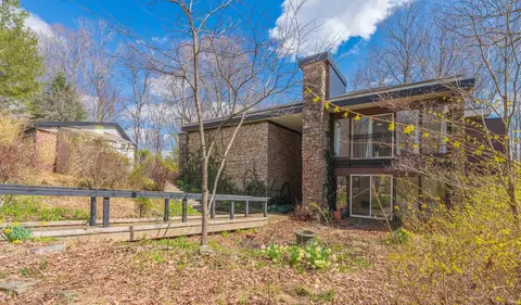 Exterior - 6891 E Trailway Dr, Bloomington, IN 47408 photo 3 of 7