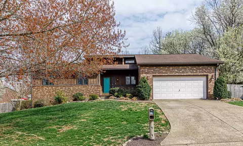 6755 Green Hill Dr, Evansville, IN 47711