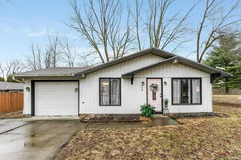 2909 Sandpoint Rd, Fort Wayne, IN 46809