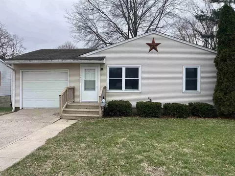 1411 W Lake Ave, Plymouth, IN 46563