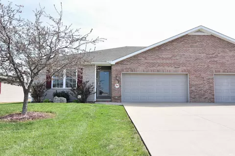 516 S Ninth Ave, Haubstadt, IN 47639