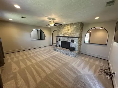 Living - 40 Ramey Dr, Mitchell, IN 47446 photo 1 of 5
