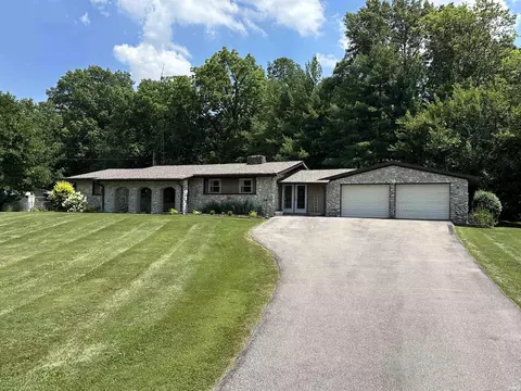 Exterior - 40 Ramey Dr, Mitchell, IN 47446 photo 5 of 11