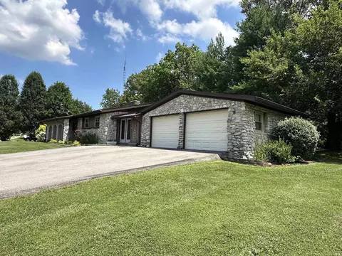 Exterior - 40 Ramey Dr, Mitchell, IN 47446 photo 2 of 11
