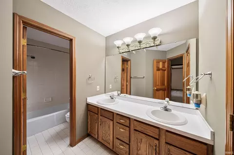 51570 Bluffside Ct, Granger, IN 46530 photo 19
