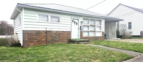 108 E Gum St, Boonville, IN 47601
