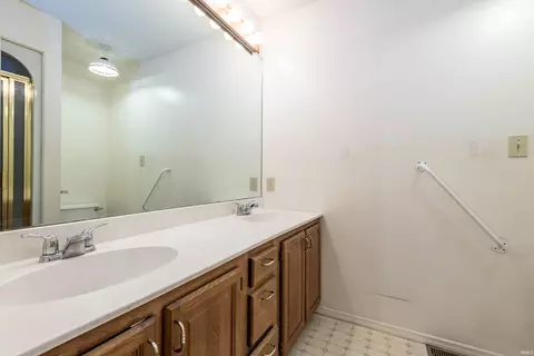 703 E Pepperridge Dr, Bloomington, IN 47401 photo 17