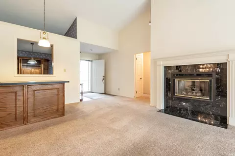 703 E Pepperridge Dr, Bloomington, IN 47401 photo 8