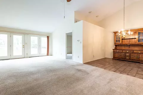 703 E Pepperridge Dr, Bloomington, IN 47401 photo 5
