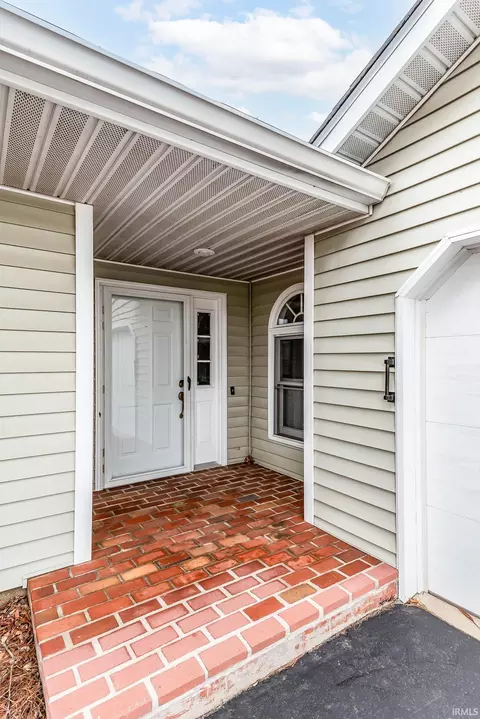 703 E Pepperridge Dr, Bloomington, IN 47401 photo 3