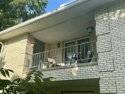 6702 Newburgh Rd, Evansville, IN 47715