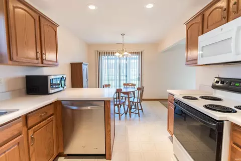Kitchen - 817 Baer Pass, Garrett, IN 46738 photo 1 of 5