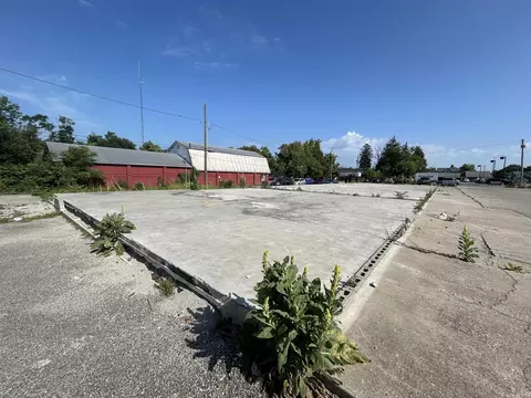 1006 S Walnut St, Bloomington, IN 47401