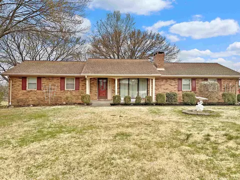 9301 Eastlake Dr, Wadesville, IN 47638