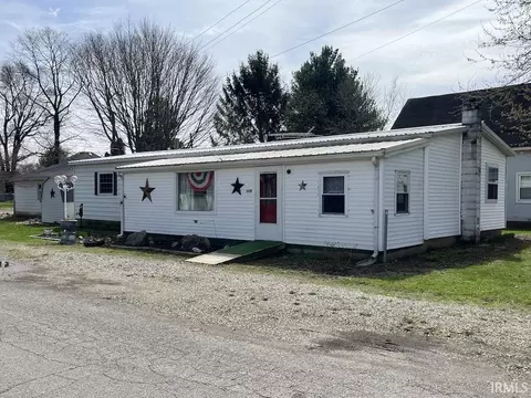 109 W Charles St, Mooreland, IN 47360