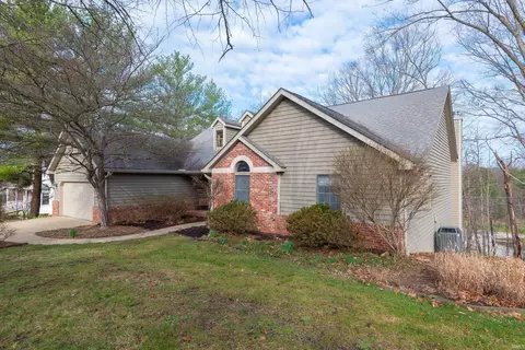 2209 E Autumn Dr, Bloomington, IN 47401 photo 2
