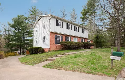2204 S Belhaven Ct, Bloomington, IN 47401