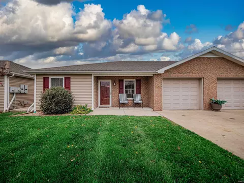 605 S Ninth Ave, Haubstadt, IN 47639