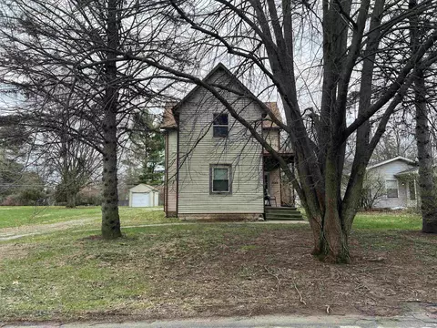 3242 Oswego Dr, Fort Wayne, IN 46805