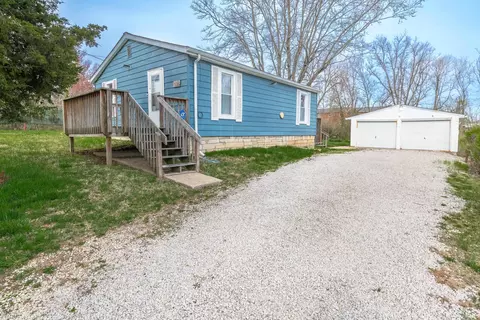 1525 S Maxwell St, Bloomington, IN 47401 photo 2