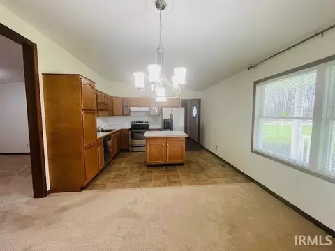 627 E 975 S, Fairmount, IN 46928 photo 4