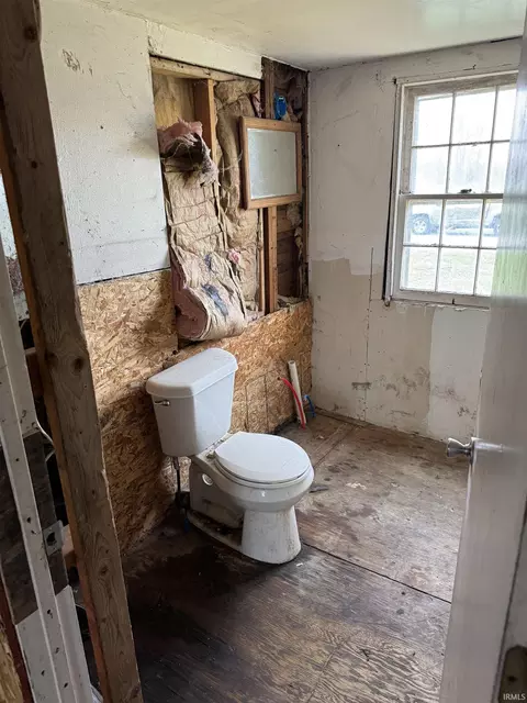 Bath - 265 Peneton St, Waterloo, IN 46793 photo 1 of 2