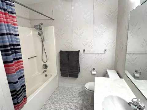 Bath - 701 E Waterloo Ct, Bloomington, IN 47401 photo 1 of 3