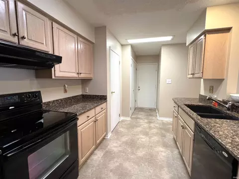 Entry Way - 701 E Waterloo Ct, Bloomington, IN 47401 photo 1 of 1