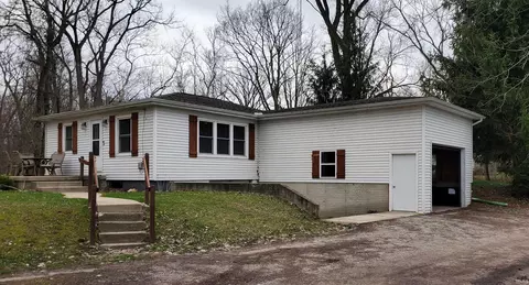 3566 N Prairie St, Warsaw, IN 46582