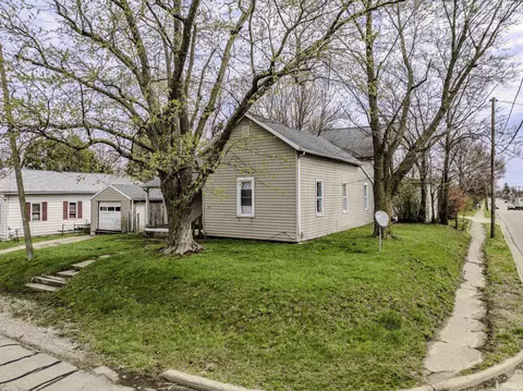 1814 S Elliott St, Muncie, IN 47302