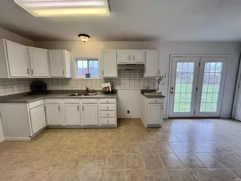 9162 E 400 S, Upland, IN 46989 photo 4