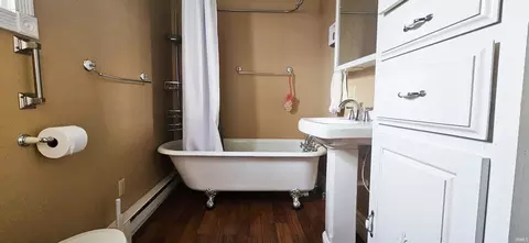 Bath - 126 E 4th St, Mount Carmel, IL 62863 photo 2 of 5
