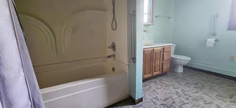 Bath - 126 E 4th St, Mount Carmel, IL 62863 photo 3 of 5
