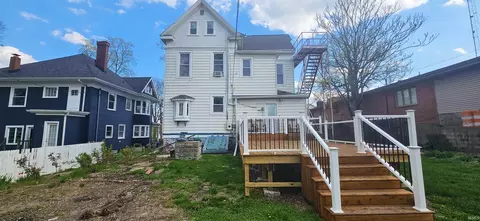 Exterior - 126 E 4th St, Mount Carmel, IL 62863 photo 6 of 8
