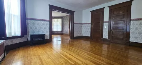 Living - 126 E 4th St, Mount Carmel, IL 62863 photo 3 of 5