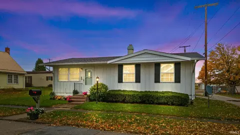 207 S Ogden St, Ossian, IN 46777