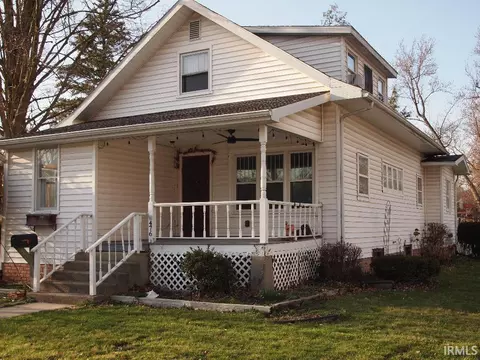 476 E Marion St, Nappanee, IN 46550 photo 2